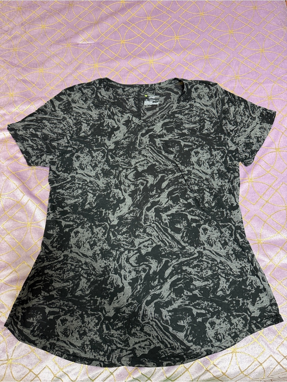 💥 WOMANS Black & Gray Marble Print V-Neck Top